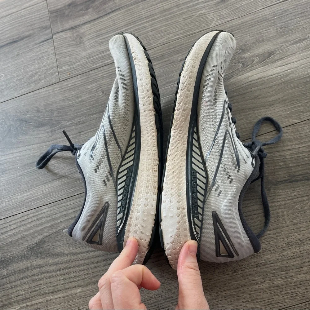 Brooks Womens Glycerin GTS 19 Grey Lace Up Running Sneakers Size 8 EU 39
